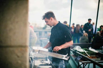 Weinig zon, maar veel gezelligheid op onze jaarlijkse ZomerBBQ