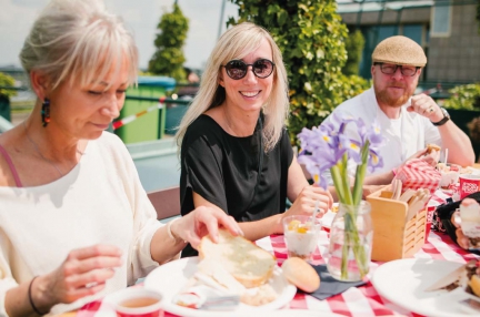 Groot Handelsgebouw viert 65e verjaardag met familiebrunch