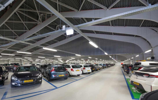 Parkeergarage achter het Groot Handelsgebouw